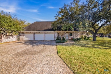Glamorous home custom built in an exclusive neighborhood! - photo 47