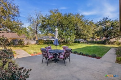 Glamorous home custom built in an exclusive neighborhood! - photo 48