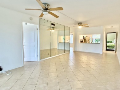 (private lake, pond, creek) Condo For Sale in West Palm Beach Florida