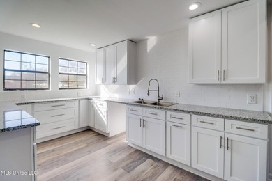 Location + Recent renovations + endless possibilities = one - photo 2