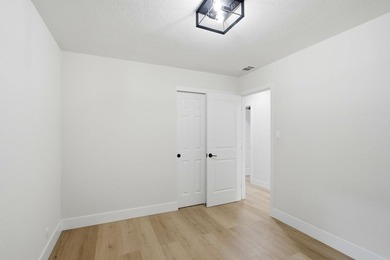 Welcome to 519 Cheyenne Ln*** A residence that perfectly - photo 24