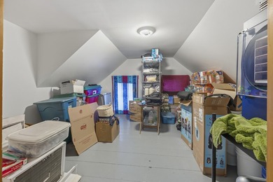 This farmhouse has been completely renovated with an artist's - photo 31