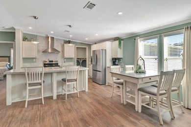 Welcome to easy Florida living in Mid Florida Lakes, a desirable - photo 4