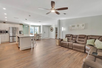 Welcome to easy Florida living in Mid Florida Lakes, a desirable - photo 8