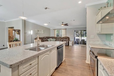 Welcome to easy Florida living in Mid Florida Lakes, a desirable - photo 9