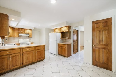 This well-maintained 3-bedroom, 1.5-bath split level home offers - photo 13
