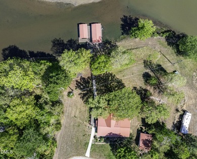 Beautiful 3BR/2BA waterfront home on Hyco Lake featuring amazing - photo 4
