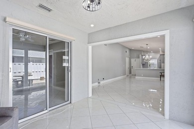 Nice 2/2 Corner Unit Villa w/ a new roof and has a 1 Car garage - photo 16