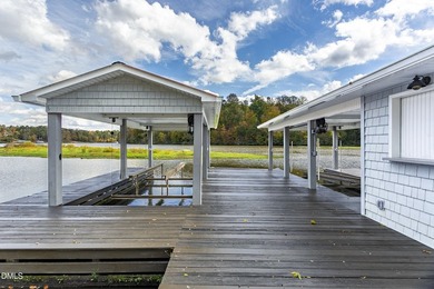 Beautiful 3BR/2BA waterfront home on Hyco Lake featuring amazing - photo 6