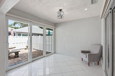 Nice 2/2 Corner Unit Villa w/ a new roof and has a 1 Car garage - photo 17