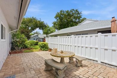Nice 2/2 Corner Unit Villa w/ a new roof and has a 1 Car garage - photo 18