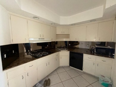 large and spacious studio with beautiful direct ocean and pool - photo 25