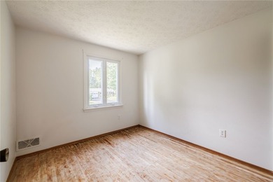 This well-maintained 3-bedroom, 1.5-bath split level home offers - photo 26