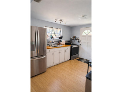Set on a quiet street in Southeast Gainesville, this 2-bedroom - photo 5