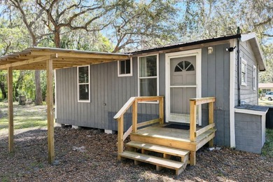 Set on a quiet street in Southeast Gainesville, this 2-bedroom - photo 9