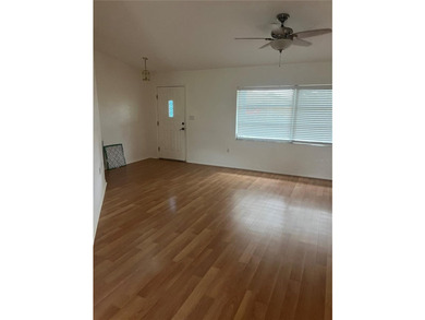 Welcome to this beautifully maintained 3-bedroom, 2-bathroom - photo 3
