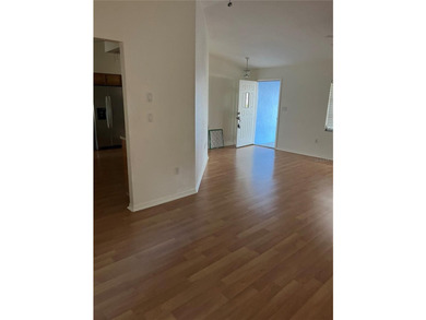 Welcome to this beautifully maintained 3-bedroom, 2-bathroom - photo 5