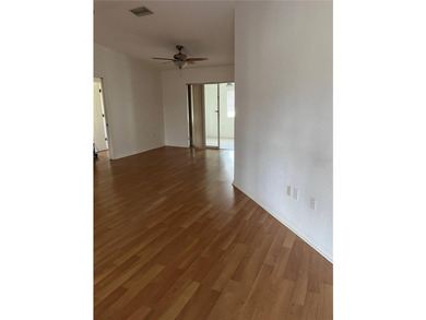 Welcome to this beautifully maintained 3-bedroom, 2-bathroom - photo 7