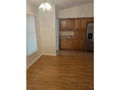 Welcome to this beautifully maintained 3-bedroom, 2-bathroom - photo 8
