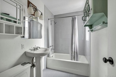 Large One Bedroom One Bath at the Townhouse Place Complex. This - photo 13
