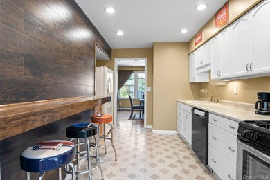 Charming, immaculate, meticulously maintained ranch conveniently - photo 14