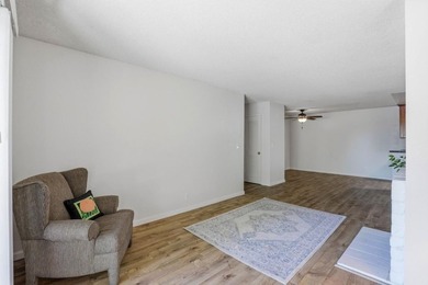 Wonderful starter, down-sizing, or investment property! Located - photo 19
