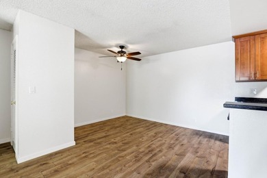 Wonderful starter, down-sizing, or investment property! Located - photo 20