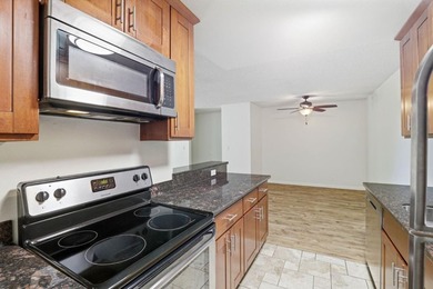 Wonderful starter, down-sizing, or investment property! Located - photo 25