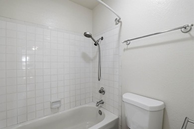 Wonderful starter, down-sizing, or investment property! Located - photo 32