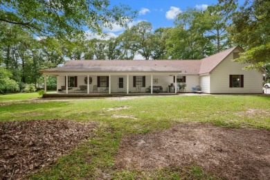 Lake Home For Sale in Hattiesburg, Mississippi