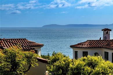 Nestled in the prestigious, gate-guarded community of Crystal - photo 4