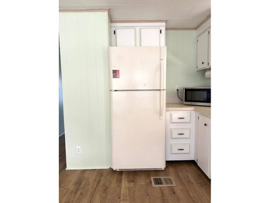 OWNER FINANCING OPTION AVAILABLE! ENJOY UPDATED LIVING IN THIS - photo 8