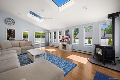 Welcome to this beautifully maintained 4-bedroom, 2-bath - photo 11