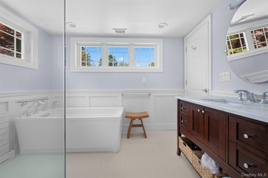 Welcome to this beautifully maintained 4-bedroom, 2-bath - photo 20