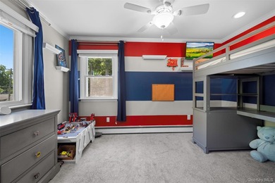 Welcome to this beautifully maintained 4-bedroom, 2-bath - photo 32