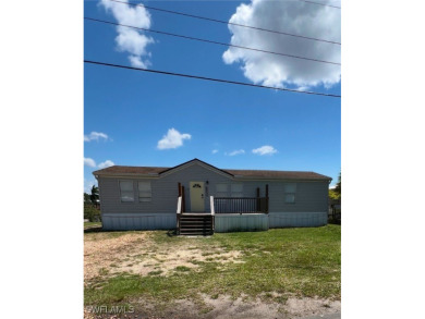 Lake Home For Sale in Okeechobee, Florida