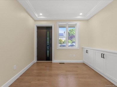 Prime Bayside location just two blocks from Bell Blvd - photo 11