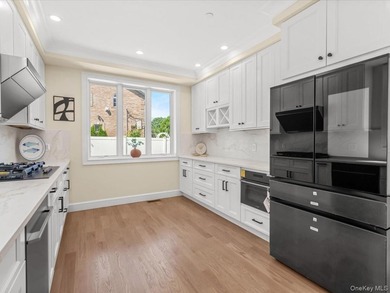 Prime Bayside location just two blocks from Bell Blvd - photo 15