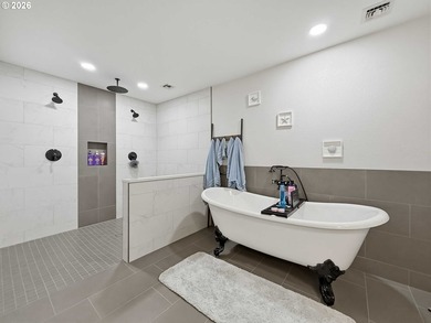 Ocean Views, Coastal Style & Turnkey Living! Beautifully - photo 15