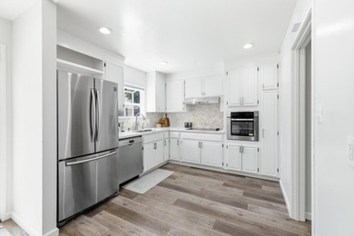 Welcome to this beautifully updated, east-facing single-story - photo 17
