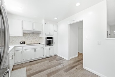 Welcome to this beautifully updated, east-facing single-story - photo 18