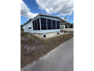55 +, 2 Bed, 2 Bath. Furnished. Enclosed Florida room/ Study/ - photo 3