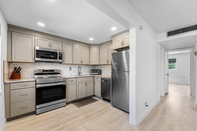 Location! Location! Location! Situated in a highly sought-after - photo 1