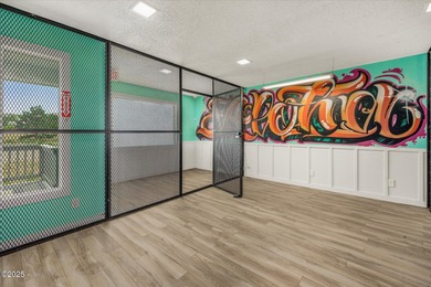 Highway 101 frontage commercial property with plenty of parking