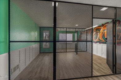 Highway 101 frontage commercial property with plenty of parking