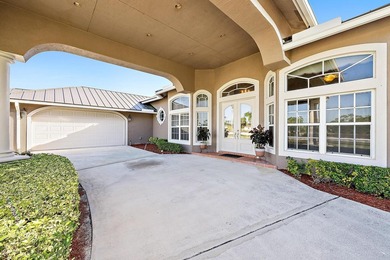 Nestled on 2.5 private acres, this beautifully updated estate - photo 3