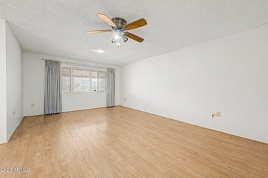 Welcome to this charming cul-de-sac home in the sought-after Sun - photo 7