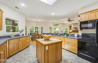 Welcome to 1 Wild Magnolia Lane! This well-maintained - photo 15