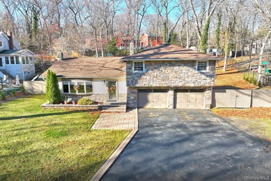 Discover rustic charm and modern comfort in this beautifully - photo 2