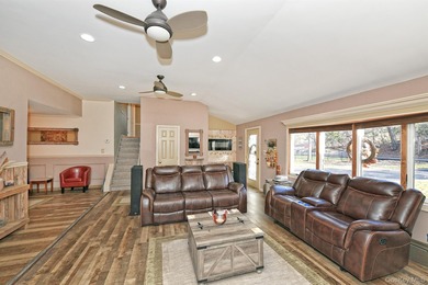 Discover rustic charm and modern comfort in this beautifully - photo 10